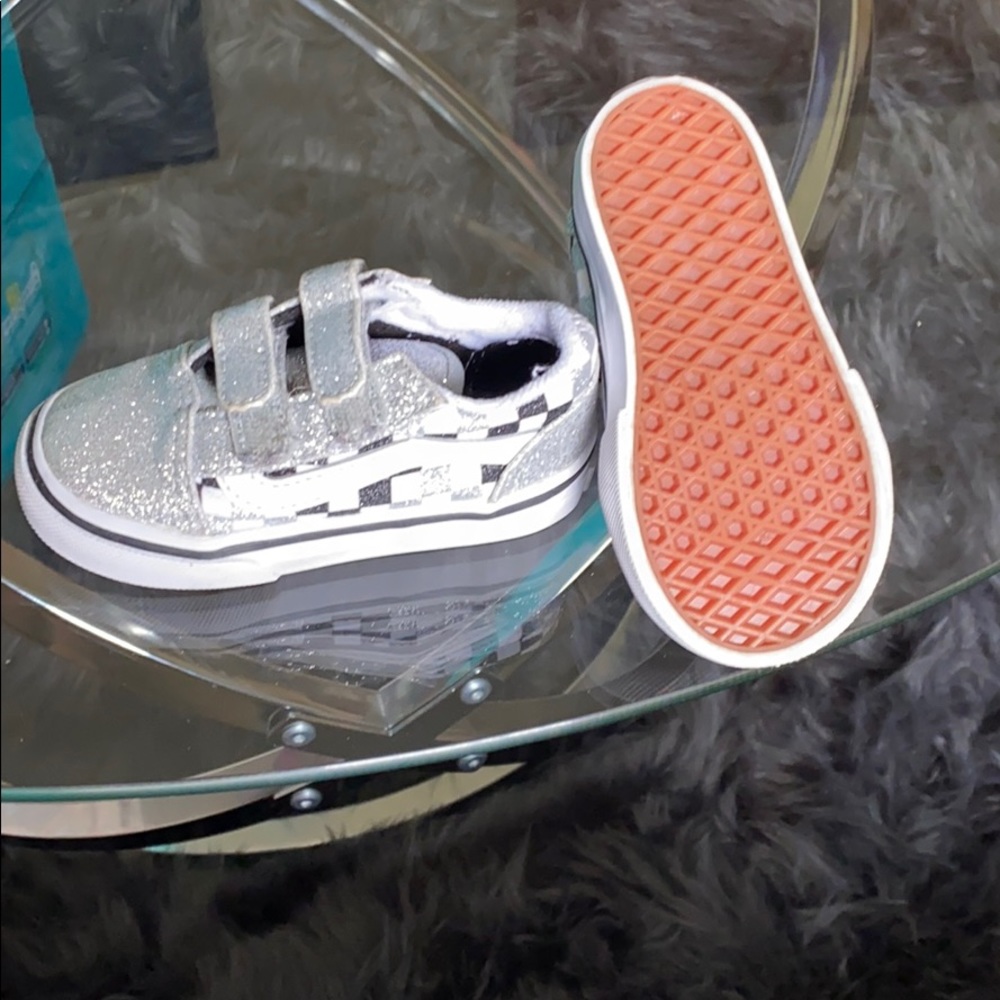 5.5 toddler vans